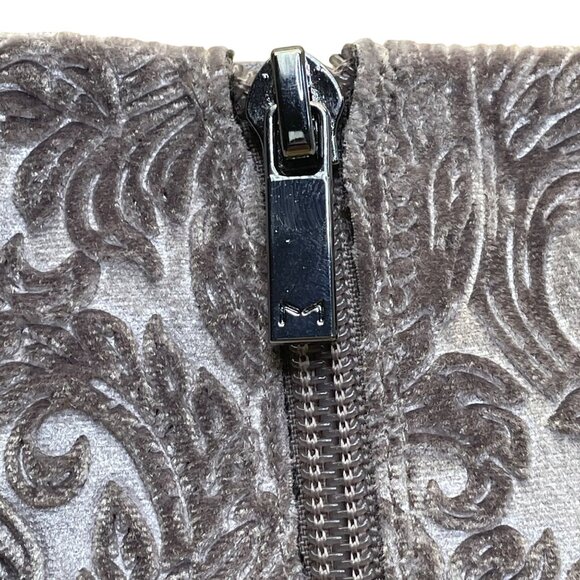 Marc Fisher Women’s Gray Velvet Floral Pattern Zippered Heel Ankle Booties Sz 5M - Picture 6 of 11